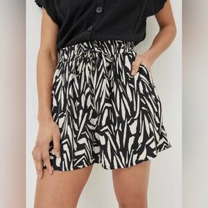 Fat‎ Face Fiona Paint Stroke Print Pull-on Shorts Cream Black Size 4